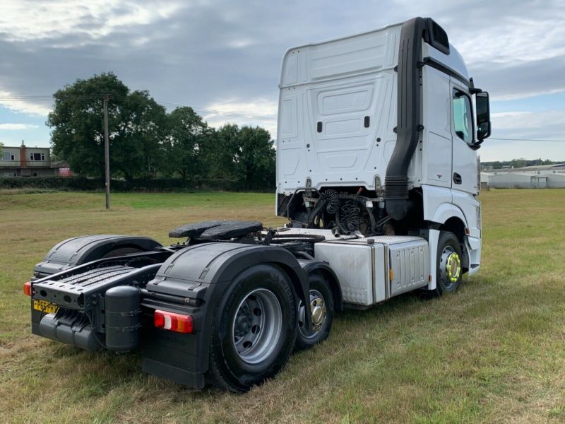 Mercedes Benz Actros 2451